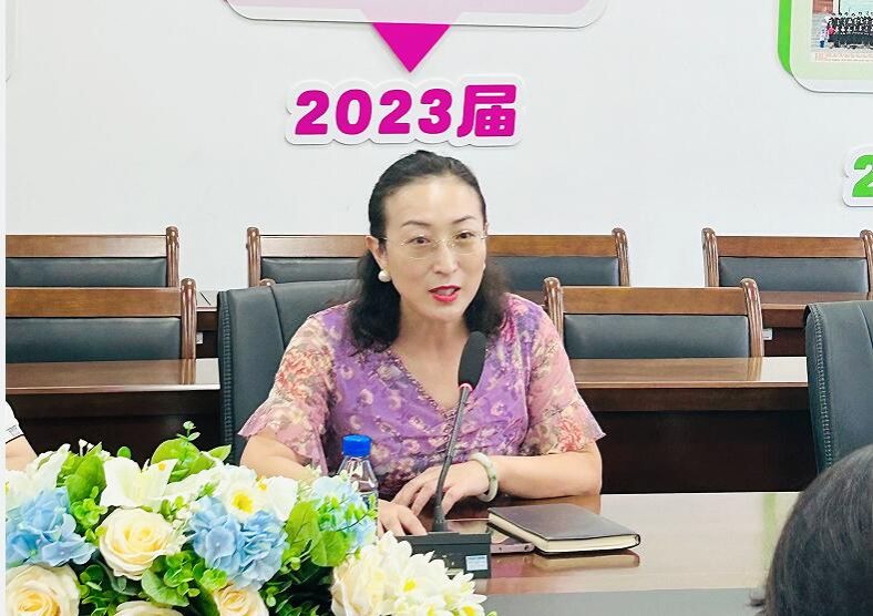 座谈2 座谈2